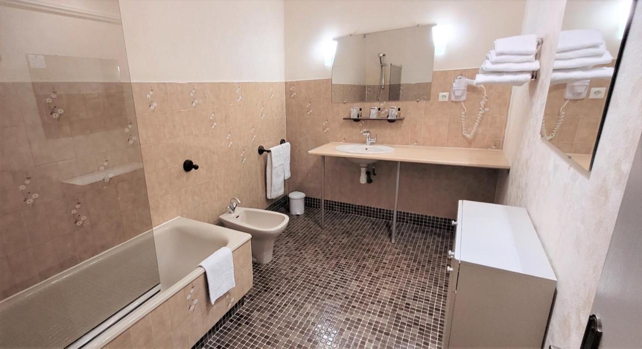 לונס-לה-סונייה Nouvel Hotel מראה חיצוני תמונה
