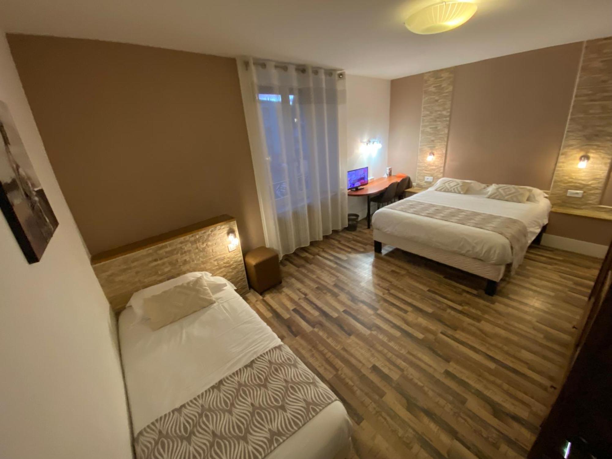 לונס-לה-סונייה Nouvel Hotel מראה חיצוני תמונה