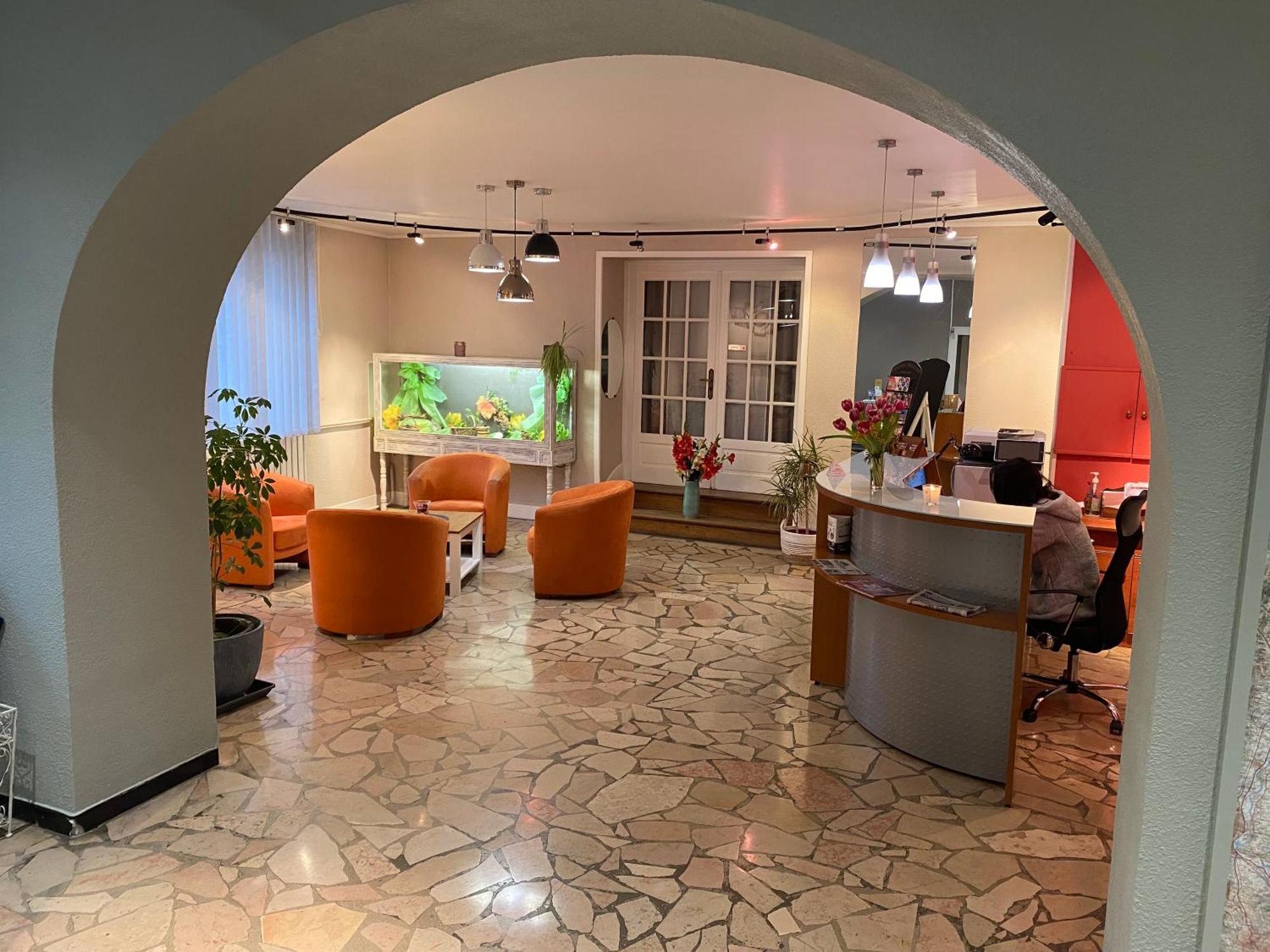 לונס-לה-סונייה Nouvel Hotel מראה חיצוני תמונה